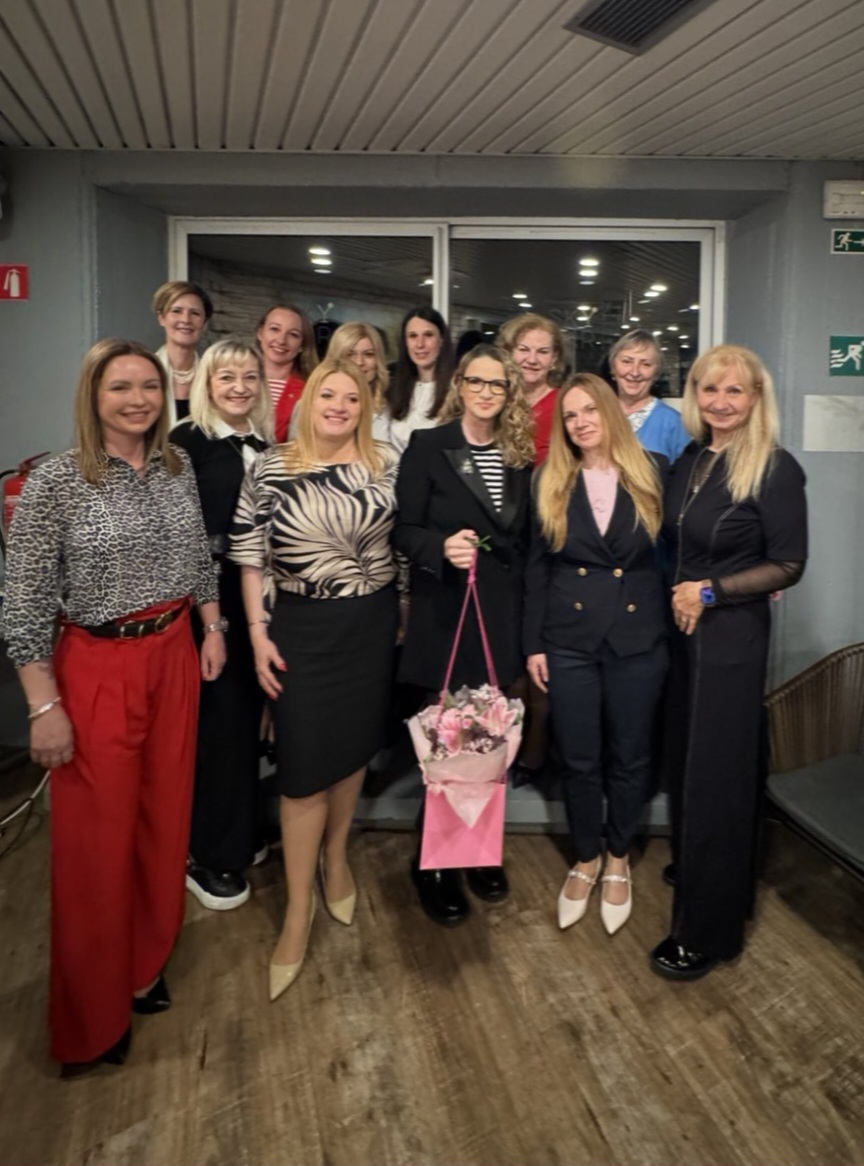 NOVICA: Julije smo gostile Bronjo Žakelj, avtorico Belo se pere na devetdeset